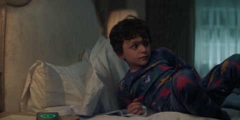 You (2018) S05 E08 Web-DL 720p hevc [Hindi-English]
