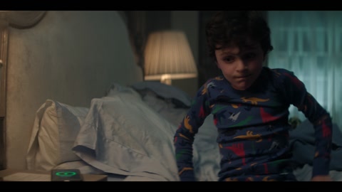 You (2018) S05 E08 Web-DL 1080p hevc [English-Hindi]