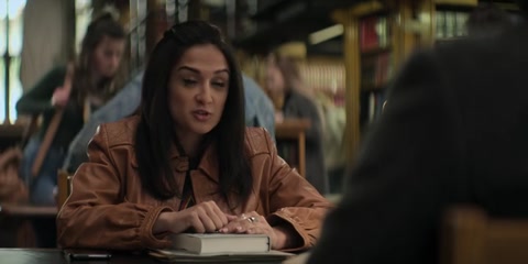 You (2018) S04 E02 Web-DL 480p h264 [Hindi-English]