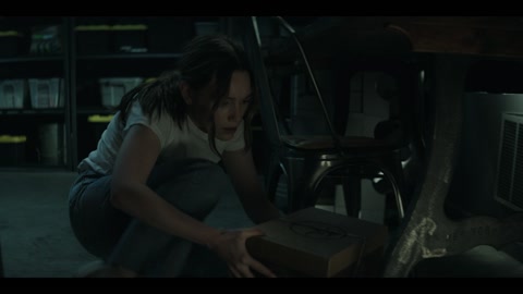 You (2018) S03 E01 Web-DL 1080p h264 [English-Hindi]