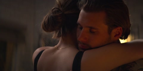 You (2018) S02 E07 Web-DL 1080p h264 [Hindi-English]