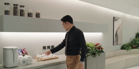 Fake It Till You Make It (2023) S01 E01 Web-DL 1080p h264 [Hindi-Chinese]