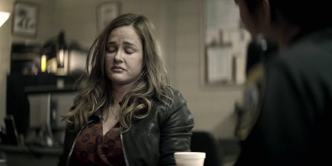 You (2018) S02 E05 Web-DL 720p hevc [Hindi-English]