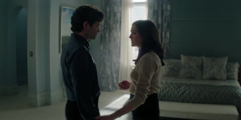 You (2018) S05 E01 Web-DL 1080p h264 [Hindi-English]