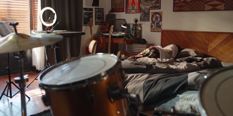 Fake It Till You Make It (2023) S01 E19 Web-DL 1080p h264 [Hindi-Chinese]