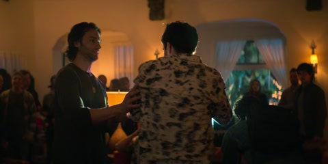 You (2018) S02 E03 Web-DL 720p hevc [Hindi-English]