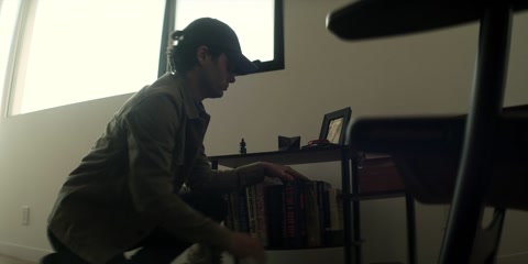 You (2018) S03 E07 Web-DL 720p h264 [Hindi-English]