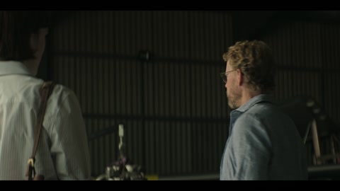 You (2018) S04 E09 Web-DL 1080p hevc [Hindi-English]