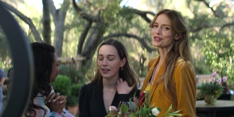 You (2018) S03 E06 Web-DL 720p h264 [Hindi-English]