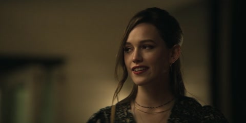 You (2018) S03 E01 Web-DL 720p h264 [Hindi-English]