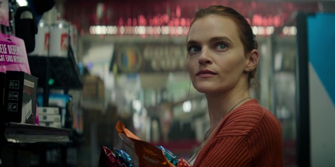 You (2018) S05 E10 Web-DL 720p hevc [Hindi-English]