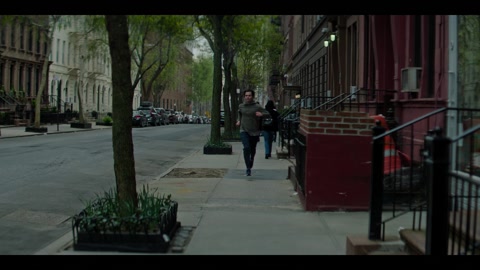 You (2018) S05 E01 Web-DL 1080p hevc [English-Hindi]