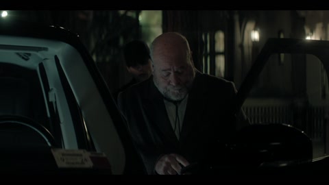 Download You (2018) S05 E01 Web-DL 1080p hevc [English-Hindi] | Filmy21