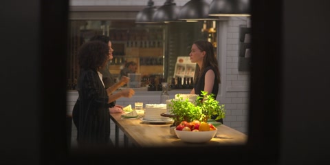 You (2018) S02 E08 Web-DL 1080p h264 [Hindi-English]
