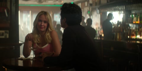 You (2018) S05 E01 Web-DL 720p h264 [Hindi-English]