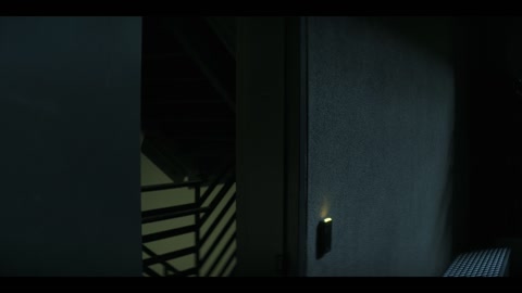You (2018) S03 E09 Web-DL 1080p h264 [English-Hindi]