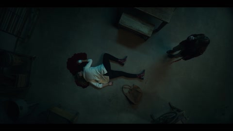You (2018) S03 E03 Web-DL 1080p h264 [English-Hindi]
