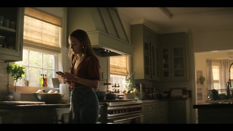 You (2018) S03 E06 Web-DL 1080p h264 [English-Hindi]