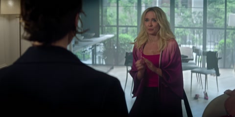 You (2018) S05 E05 Web-DL 720p hevc [Hindi-English]