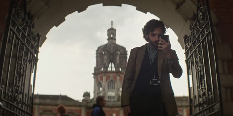 You (2018) S04 E02 Web-DL 720p hevc [Hindi-English]