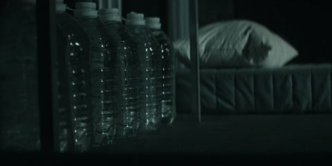 You (2018) S04 E08 Web-DL 720p h264 [Hindi-English]