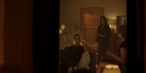 You (2018) S01 E05 Web-DL 480p h264 [Hindi-English]