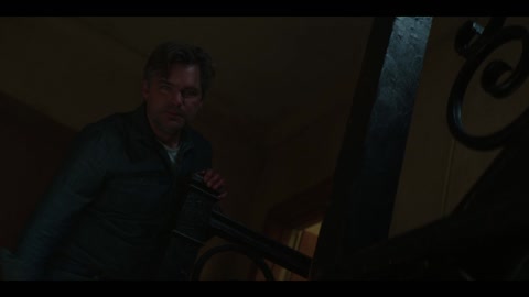 You (2018) S01 E08 Web-DL 1080p h264 [Hindi-English]