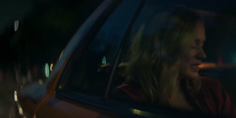 You (2018) S01 E01 Web-DL 720p h264 [Hindi-English]