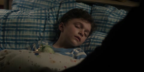 You (2018) S05 E01 Web-DL 720p hevc [Hindi-English]