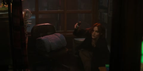 You (2018) S05 E01 Web-DL 720p hevc [Hindi-English]