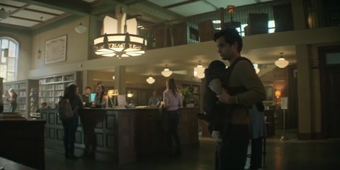 You (2018) S03 E01 Web-DL 480p h264 [Hindi-English]