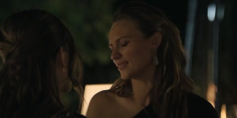 You (2018) S03 E01 Web-DL 480p h264 [Hindi-English]