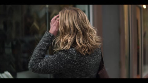 You (2018) S01 E07 Web-DL 1080p h264 [Hindi-English]