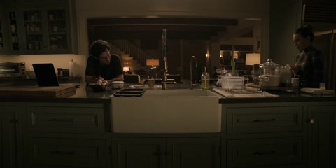 You (2018) S03 E04 Web-DL 720p h264 [Hindi-English]