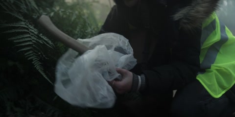 You (2018) S03 E04 Web-DL 720p h264 [Hindi-English]