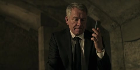 Download You (2018) S04 E03 Web-DL 480p h264 [Hindi-English] | Filmy21