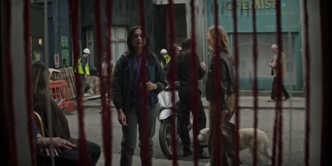 You (2018) S04 E07 Web-DL 480p h264 [Hindi-English]