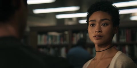 You (2018) S03 E04 Web-DL 480p h264 [Hindi-English]