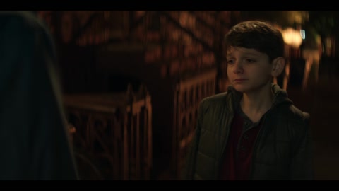 You (2018) S01 E01 Web-DL 1080p h264 [Hindi-English]